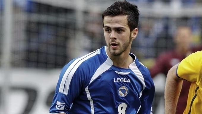 Pjanic Bosnia 2010