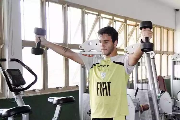 Bernardo lage América