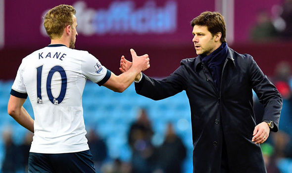 Harry Kane greeted by Mauricio Pochettino