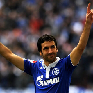 Raul González Celebrates at Schalke