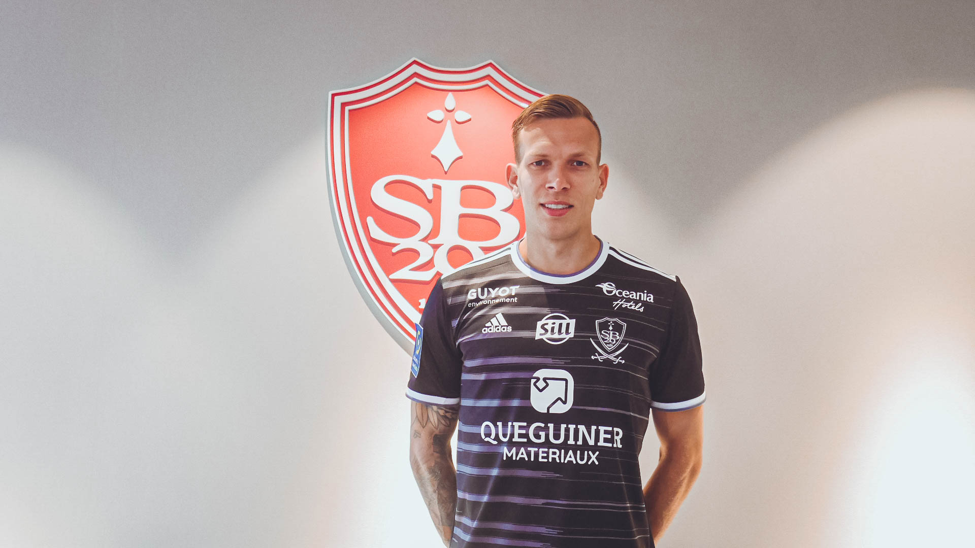Marco Bizot Goalkeeper Brest
