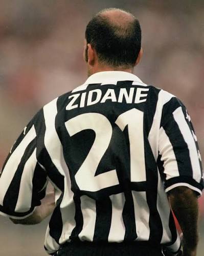 Juventus Zidane 21